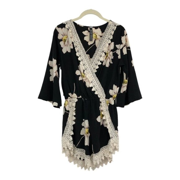 Lord & Taylor Design Lab Black & White Floral Lace trim Romper size S - Picture 16 of 16